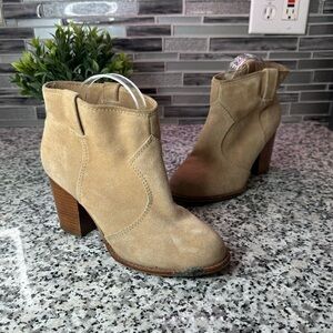 Splendid | Suede Ankle Bootie Size 7